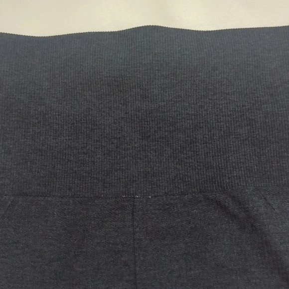 Lululemon In The Flow Crop, Color Inkwell Size 4 - Picture 12 of 16